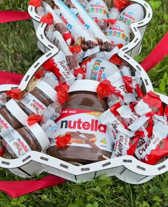 Подарунковий набір бокс шоколадний з батончиками Mars, Twix, Snikers та Nutella №32