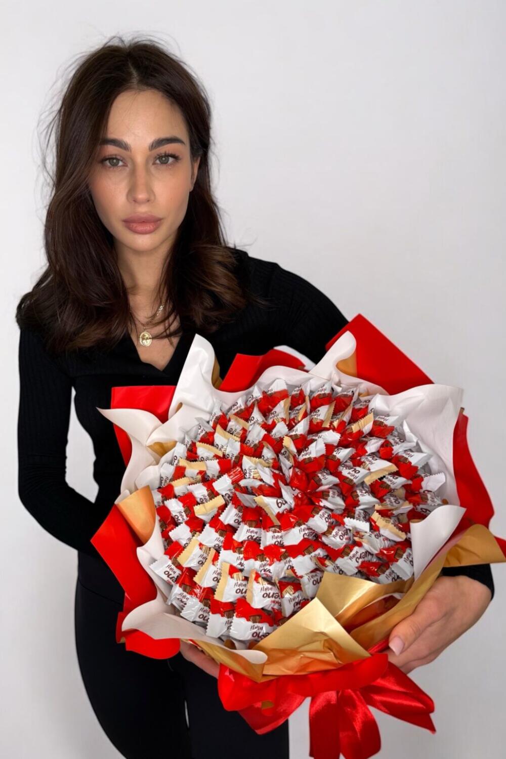 Букет из конфет "Kinder Bueno Mini" 95 шт