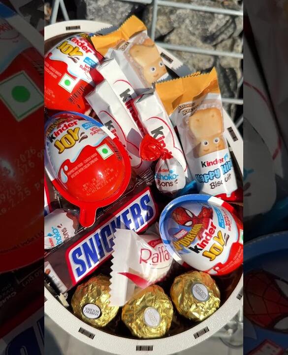 Подарочный набор бокс для нее "Kinder Snickers Delight" №224