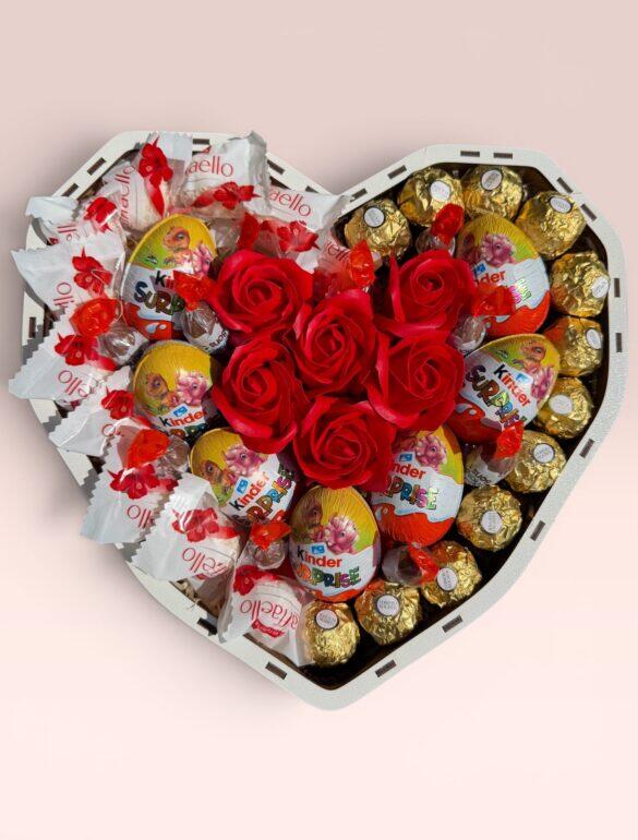 Подарунковий набір бокс для неї «Heart of Sweet Roses» №148