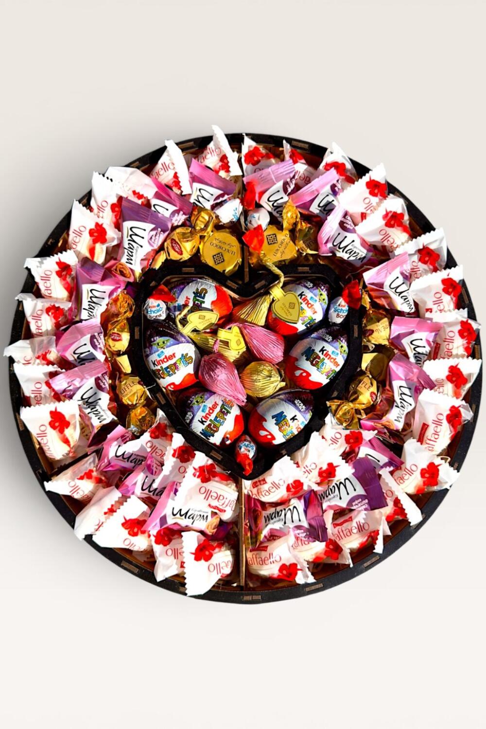 Подарочный набор бокс для нее "Heart of Sweet Surprises" №214