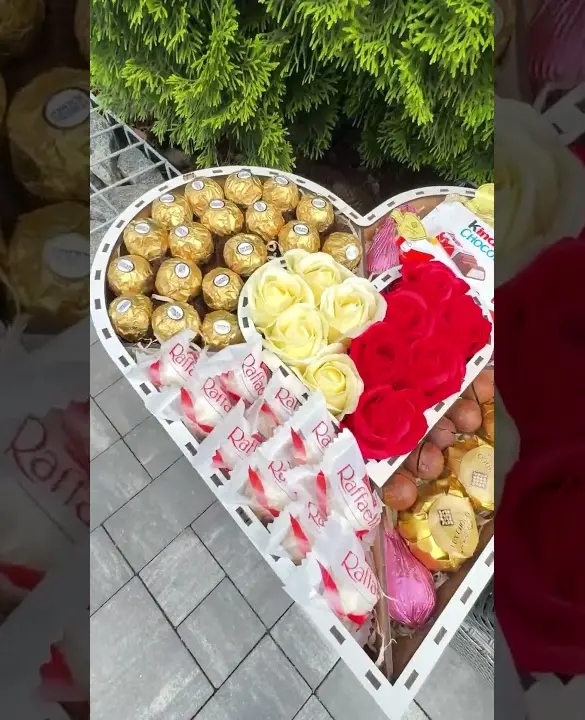 Подарунковий набір бокс для неї "Red & White Romance" №216