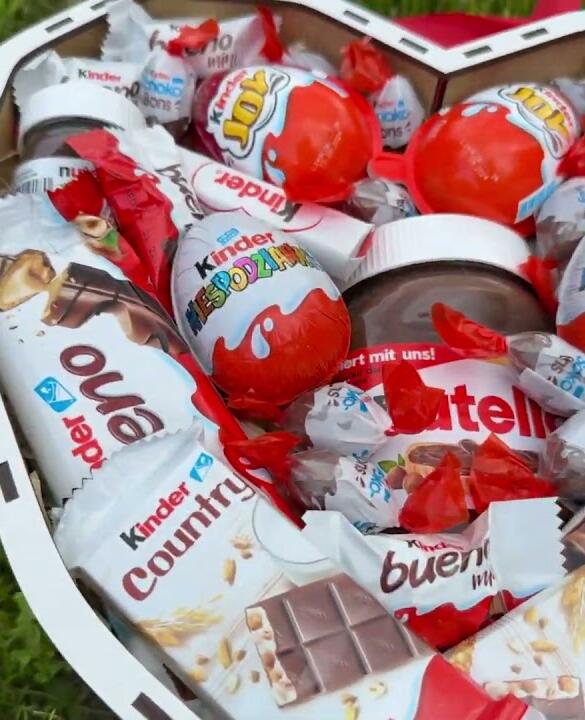 Подарунковий набір бокс сердечко для неї з Kinder та Nutella №17