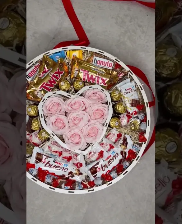 Подарунковий набір бокс "Bloom & Treat Box" №77
