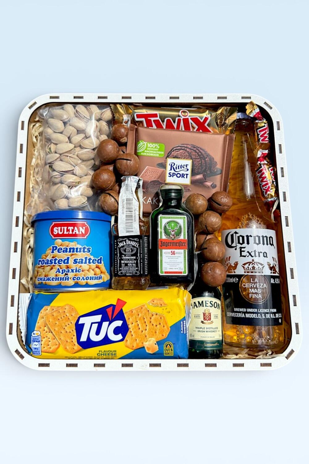 Подарочный набор бокс для него "Corona Snack Edition" №196