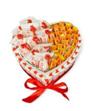 Солодкий подарунковий набір бокс з жуйками Love is та цукерками №25