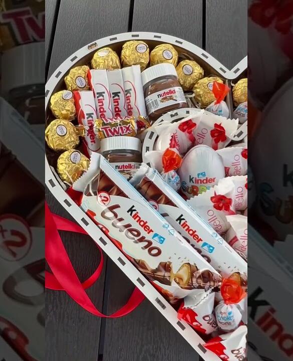 Солодкий бокс для неї з Kinder, Nutella та море ніжності №42