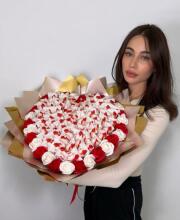 Букет из конфет "Love Edition: Raffaello & Roses"