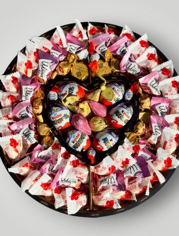 Подарунковий набір бокс для неї "Heart of Sweet Surprises" №214