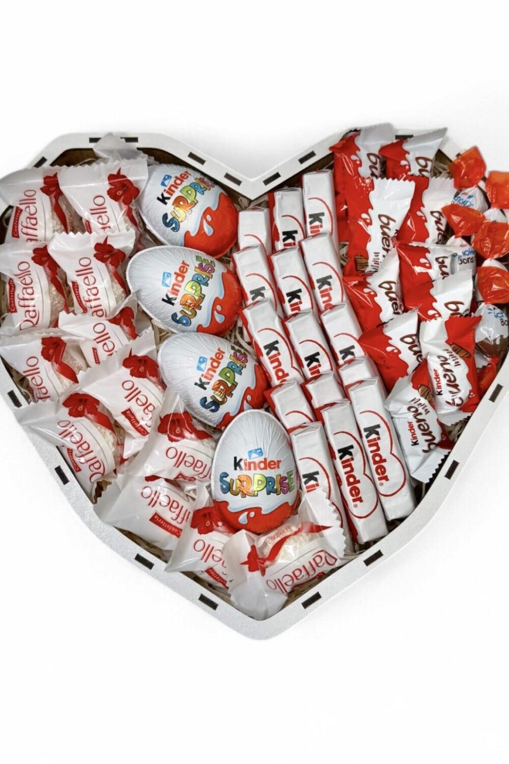 Крафтовий бокс з солодощами Kinder для неї №39