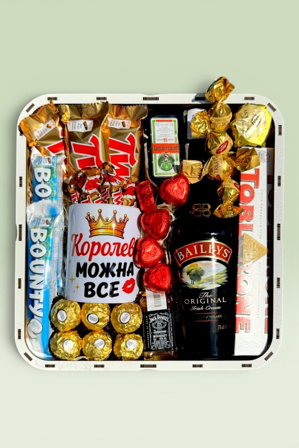 Подарочный набор бокс для нее "Queen Deserves Everything" №258