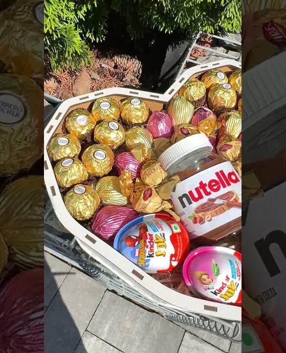 Подарунковий набір бокс для неї "Nutella Kinder Heart" №206