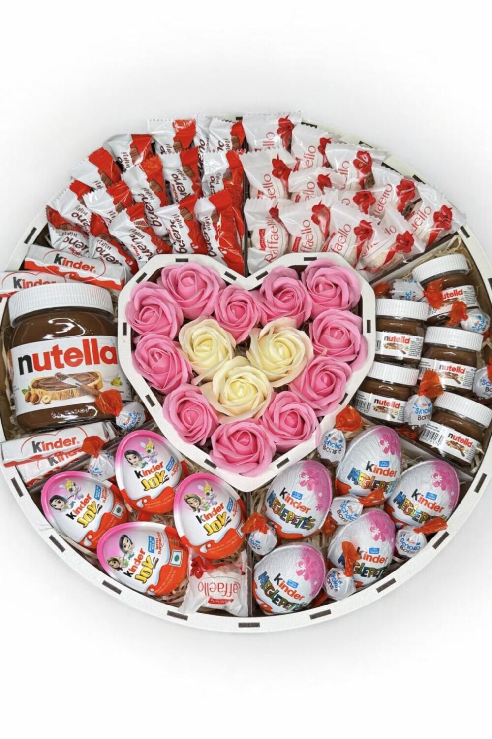 Подарунковий бокс для неї з Nutella, Kinder та цукерками №34