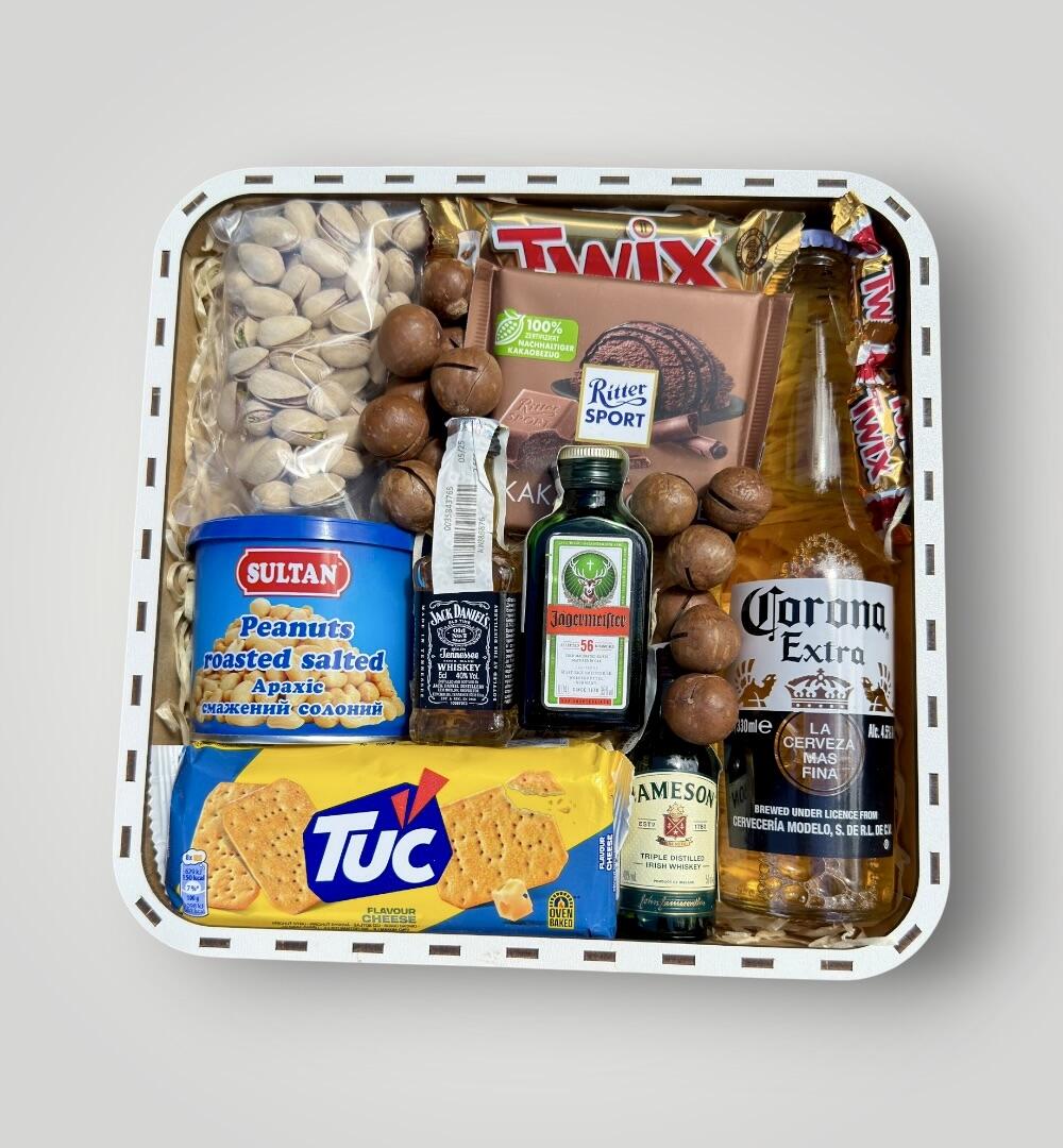 Подарунковий набір бокс для нього "Corona Snack Edition" №196