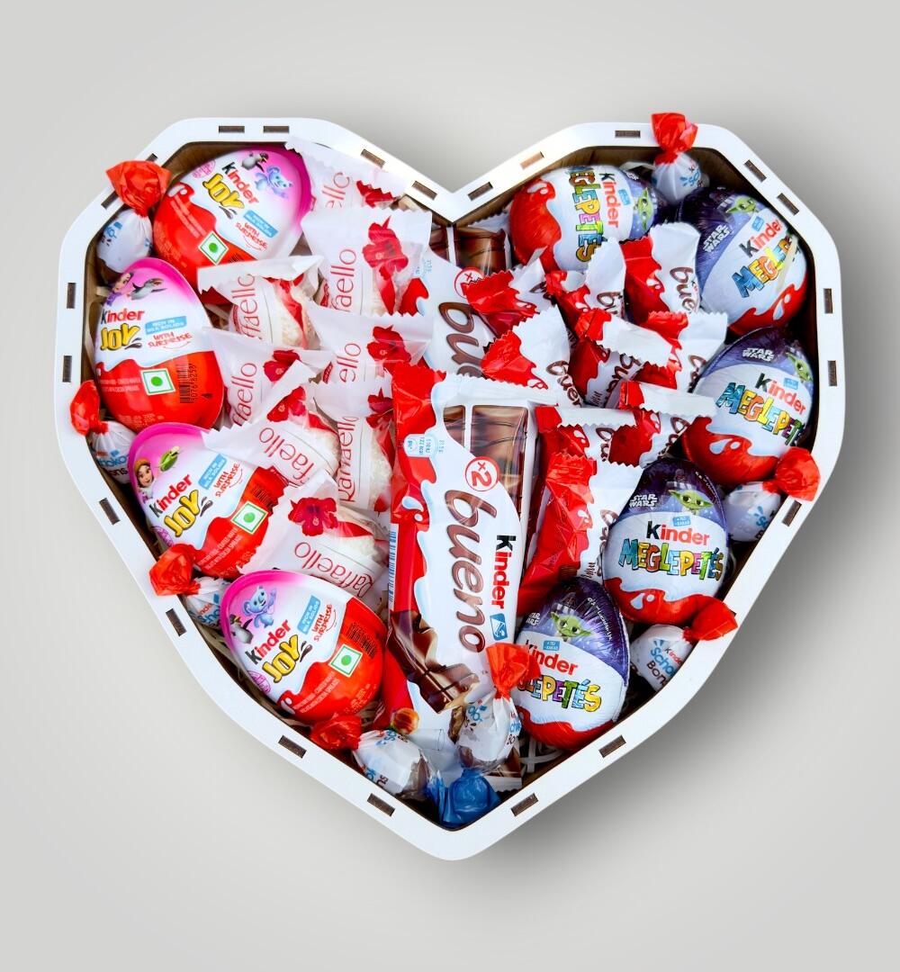 Подарунковий набір бокс для неї "Sweet Kinder Surprise" №200