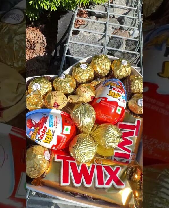 Подарунковий набір бокс для неї "Twix Kinder Heart" №228