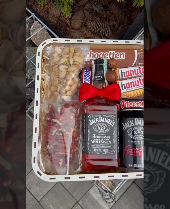 Подарунковий набір бокс для нього з Jack Daniel's і горішками №120