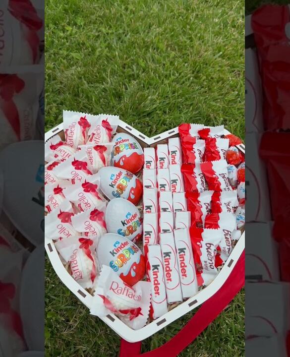Крафтовий бокс з солодощами Kinder для неї №39