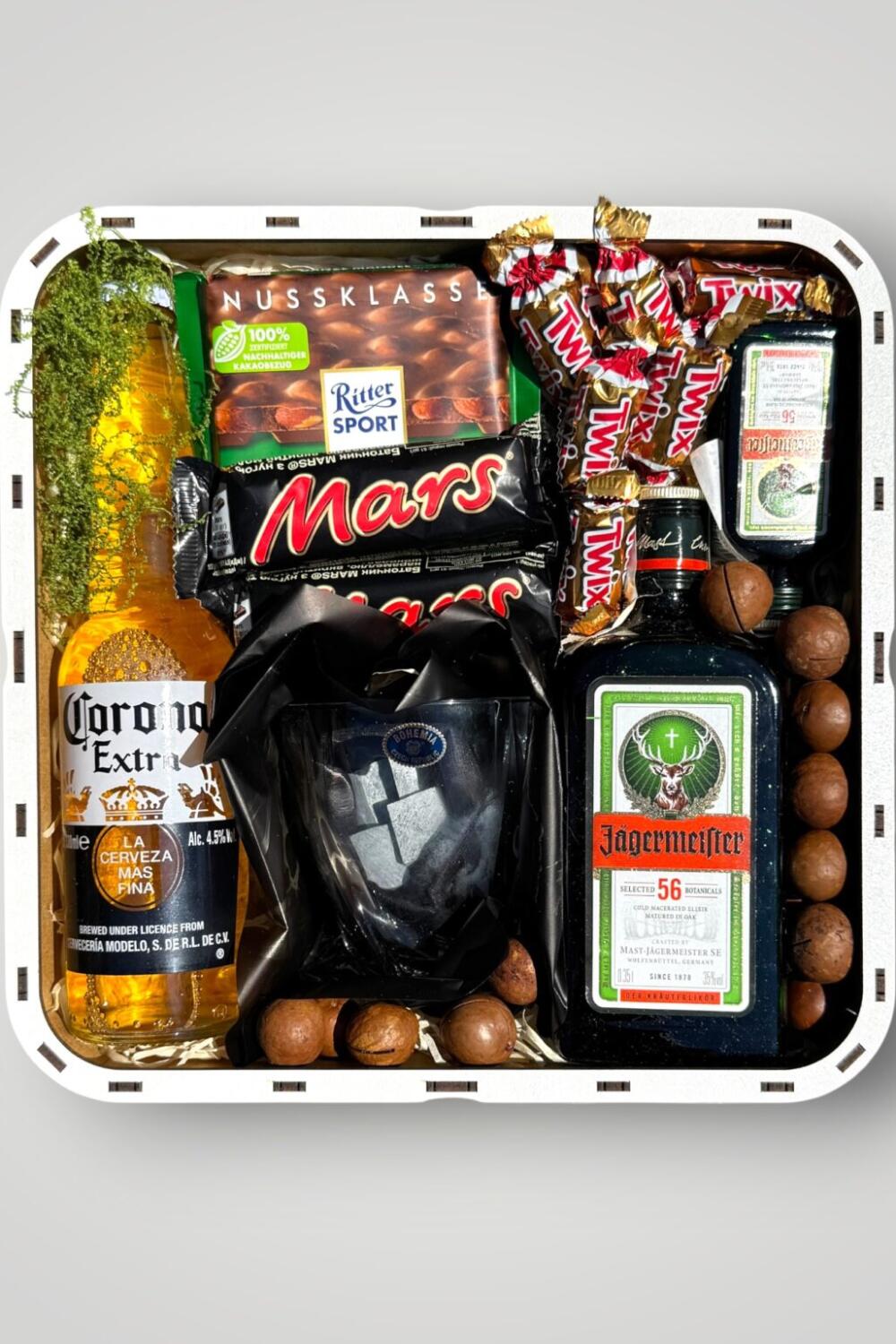 Подарочный набор бокс для него "Jäger & Corona Prestige" №334