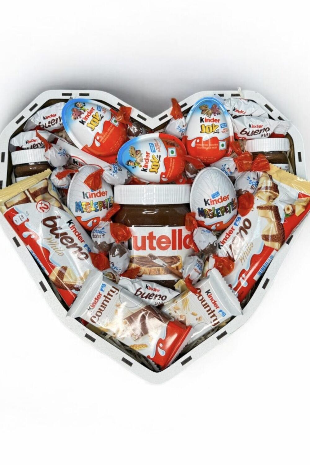 Подарунковий набір бокс сердечко для неї з Kinder та Nutella №17