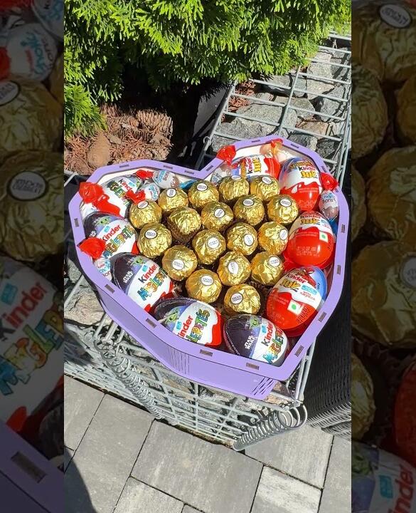Подарунковий набір бокс для неї "Golden Kinder Surprise" №207