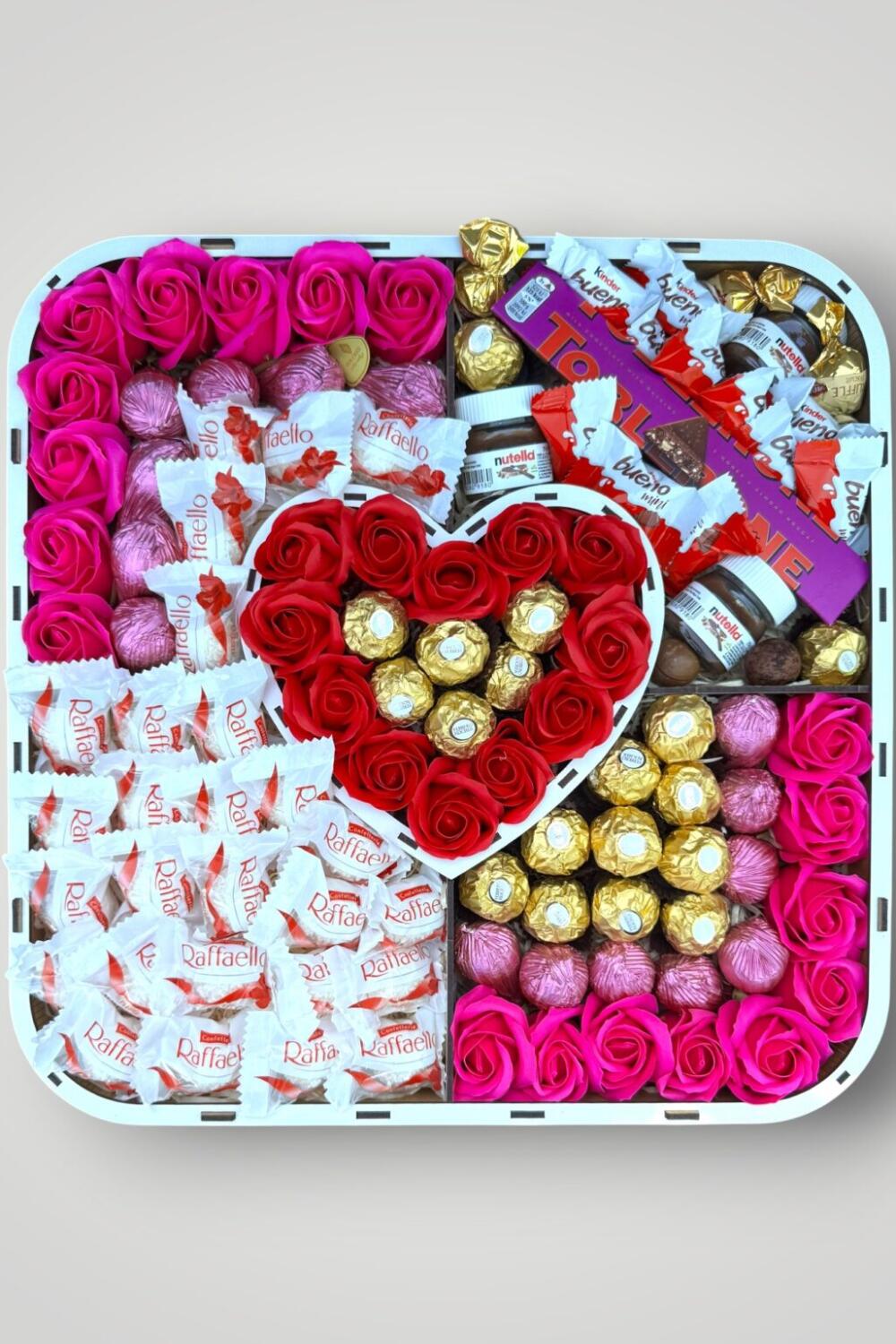 Подарочный набор бокс для нее "Rose Heart Chocolate Box" №320