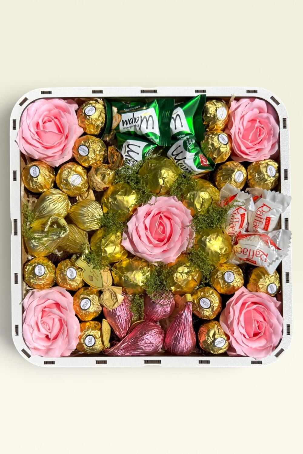 Подарочный набор бокс для нее "Ferrero Rose Dream" №369