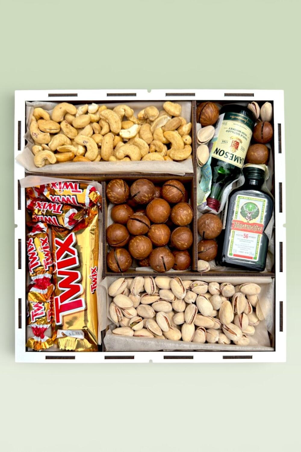 Подарочный набор бокс для него "Whiskey & Crunch Selection" №193