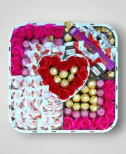 Подарунковий набір бокс для неї "Rose Heart Chocolate Box" №320