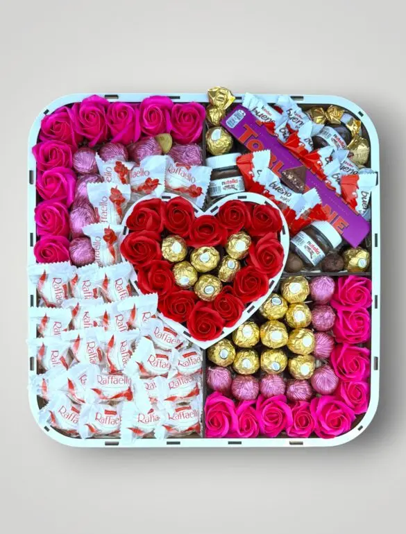 Подарунковий набір бокс для неї "Rose Heart Chocolate Box" №320