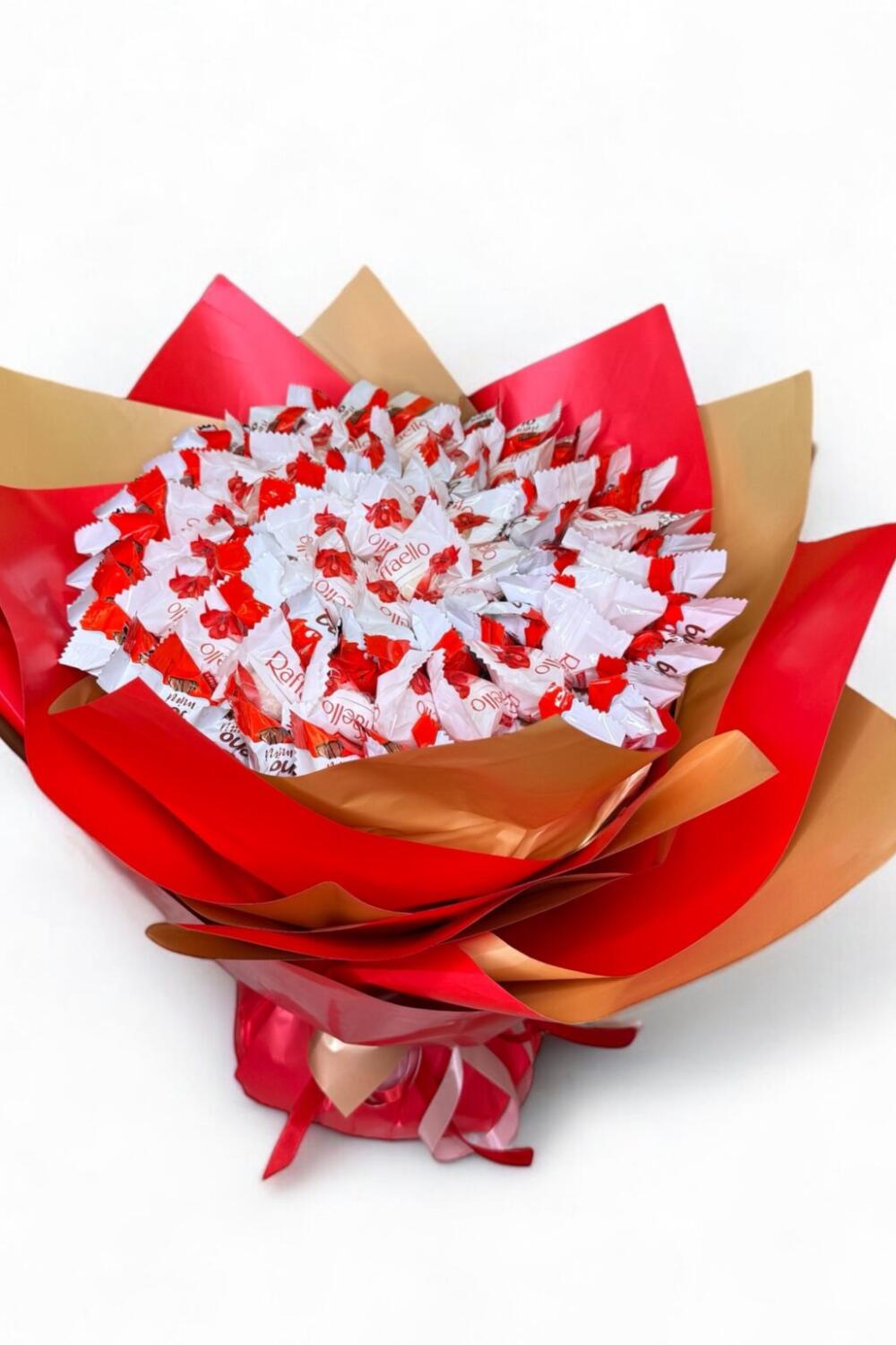 Букет з цукерок "Raffaello Delight"
