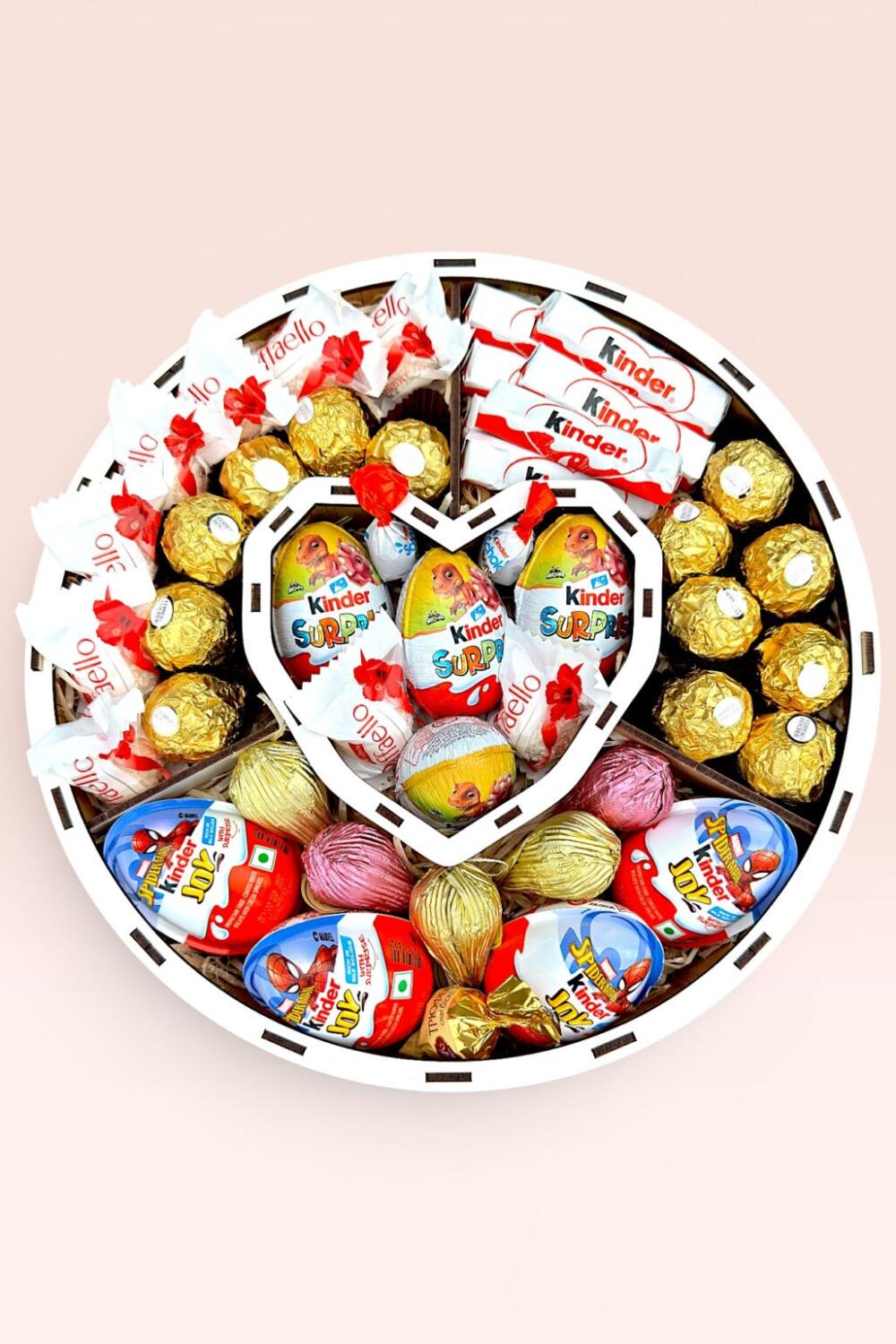 Подарунковий набір бокс для неї "Kinder & Ferrero Surprise" №247