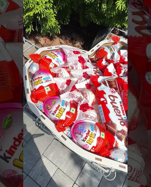 Подарунковий набір бокс для неї "Sweet Kinder Surprise" №200