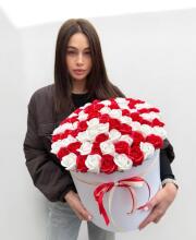 Букет 87шт. красных и белых роз из мыла "Royal Romance"
