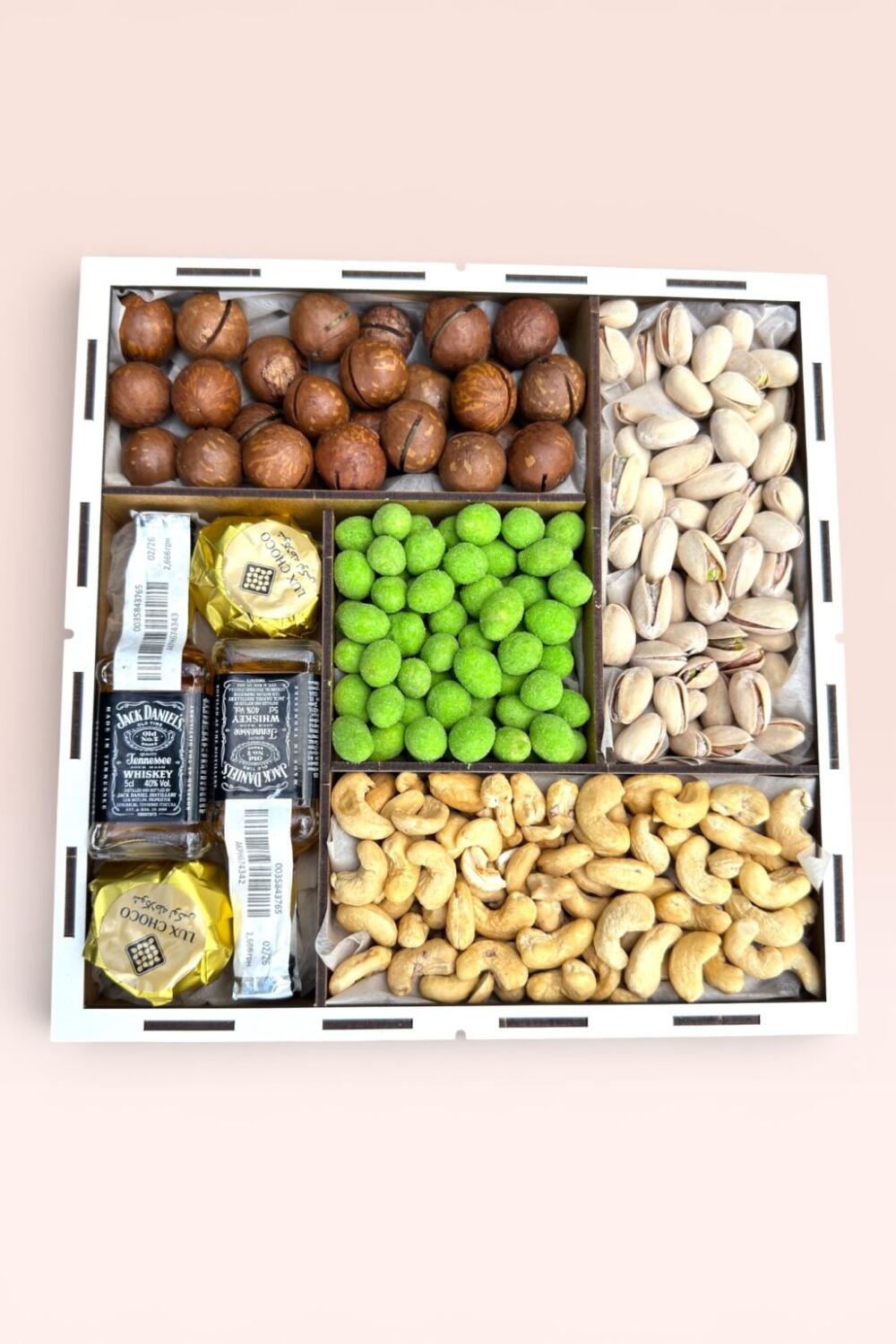 Подарочный набор бокс для него "Elite Nut Collection" №234