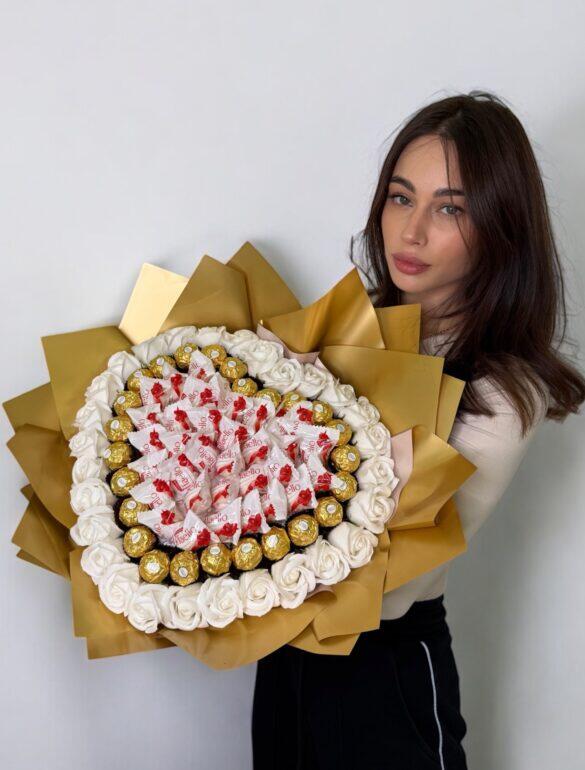 Букет из конфет "Raffaello & Rocher Harmony"