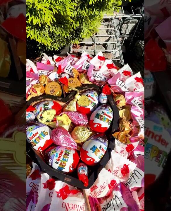 Подарунковий набір бокс для неї "Heart of Sweet Surprises" №214