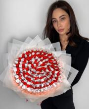 Букет из конфет Kinder Bueno Mini “101 Mini Delights”