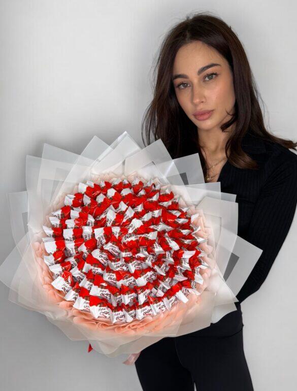 Букет из конфет Kinder Bueno Mini “101 Mini Delights”