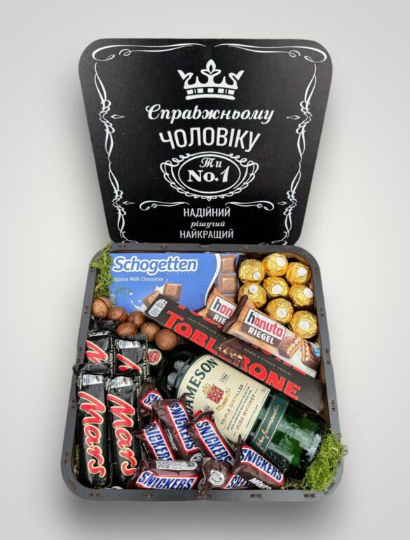 Подарочный набор бокс для него "Chocolate & Whiskey Deluxe" №352