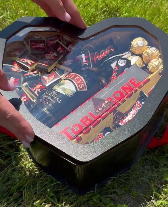 Крафтовий подарунковий набір бокс 20 шоколадних поз з Baileys №19