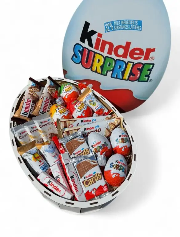 Солодкий подарунковий бокс “Mega Kinder Surprise Box” №60