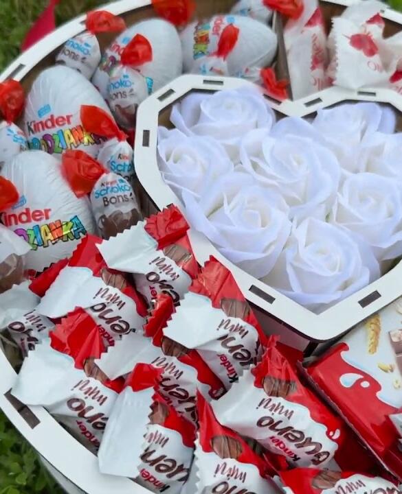 Подарунковий набір бокс з цукерками кіндер шоколадом №4