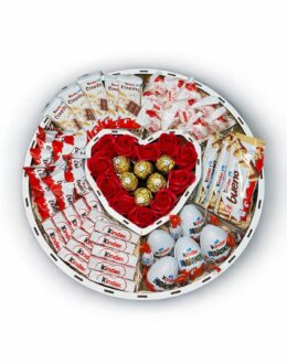 Солодкий бокс для неї з кіндерами, мильними трояндами та Ferrero Rocher №33