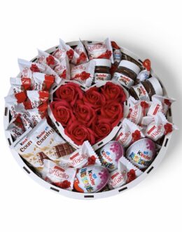 Крафтовый бокс для нее с мыльными розами, Nutella, Raffaello и конфетами Kinder №36