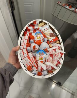 Фото из отзыва покупателя о Подарочный набор бокс с конфетами Киндер Сюрприз L №2