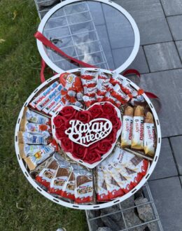 Фото из отзыва покупателя о Сладкий подарок бокс «Love in Chocolate» с красными розами №58