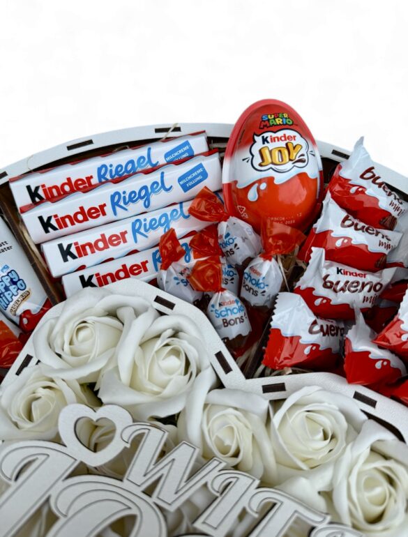 Сладкий подарок бокс «Love in Chocolate» с белыми розами №59 - фото №4