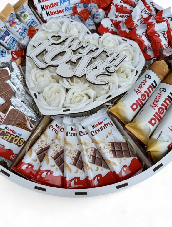 Сладкий подарок бокс «Love in Chocolate» с белыми розами №59 - фото №3