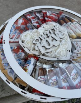 Фото из отзыва покупателя о Сладкий подарок бокс «Love in Chocolate» с белыми розами №59